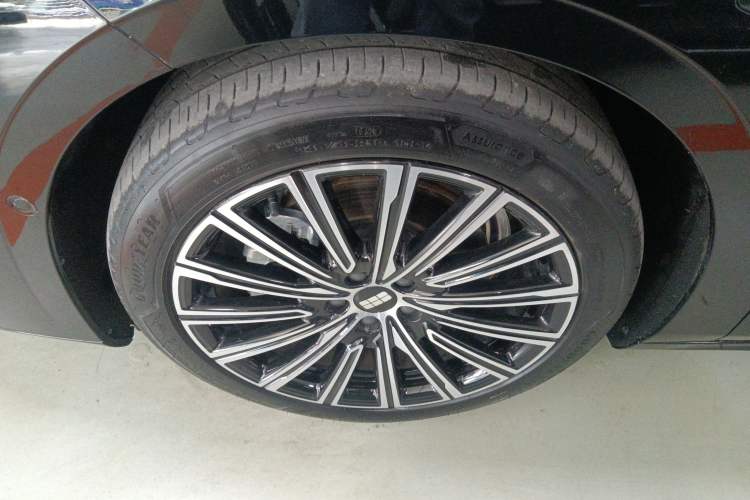 Used Geely Galaxy 8 2025 130km EM-P Starship Edition
