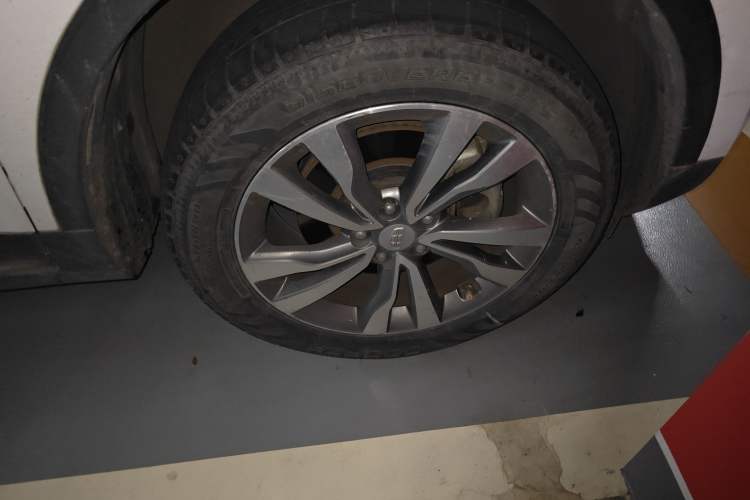 Used Geely Auto Emgrand X7 Sport 2016 1.8TD Automatic ZhiZun Version
