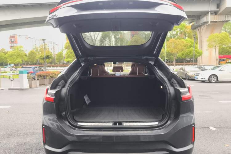 Used Nio EC6 2020 605 km Sport Edition Trunk