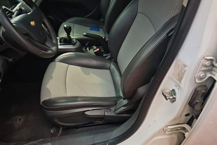 Used Chevrolet Cruze 2012 1.6L SE MT
