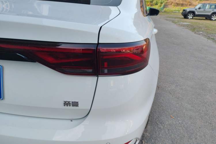 Used Geely Auto Emgrand 2025 4th Generation 1.5L CVT Luxury Version
