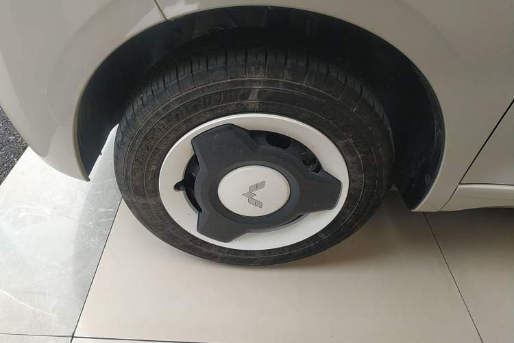 Used Wuling Hongguang MINIEV 2024 3rd Generation 215km Youth Edition Left Front Wheel Hub