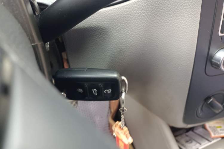 Used Volkswagen Bora 2011 1.6L Manual Fashion Edition
