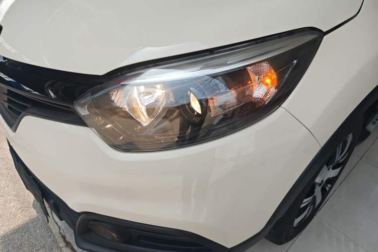 Used Renault Captur 2015 1.2T Automatic Standard Edition
