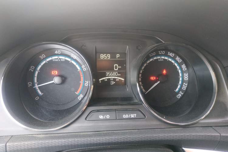 Used Skoda Kamiq 2021 1.5L Automatic Comfort Edition Odometer Close Up