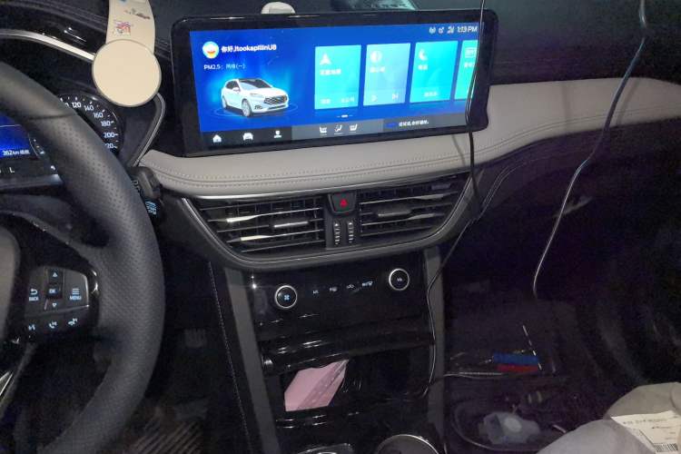 Used Ford Escape 2024 EcoBoost 245 Two-Wheel-Drive Titanium Edition Audio And AC Panel