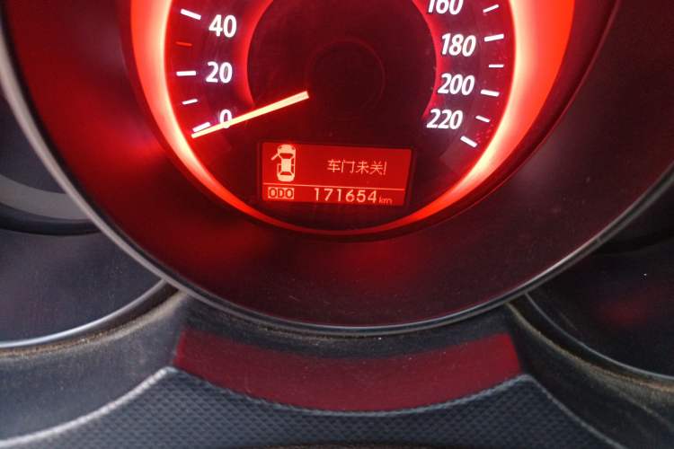 Used Kia Forte 2011 1.6L MT GLS Odometer Close Up