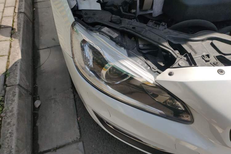 Used Volvo V60 2015 T5 Zhiya Edition Right Front Headlight