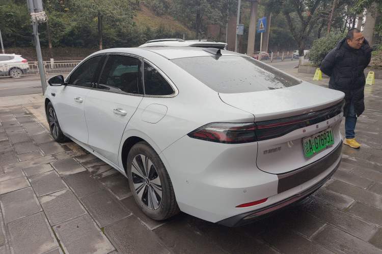 Used Geely Galaxy Galaxy A7 2025 Model EM-i 150km Exploration+ Edition