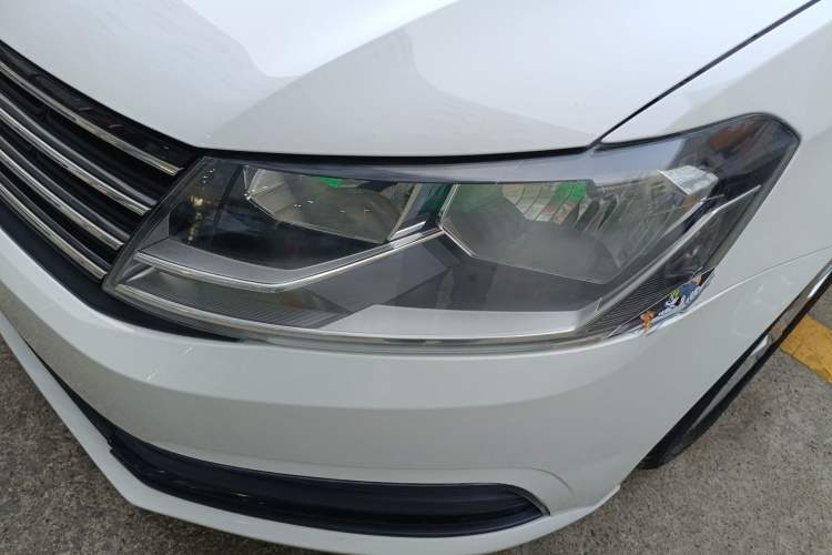 Used Volkswagen Lavida 2018 Classic 1.5L Automatic Fashion Edition China VI Standard Left Front Headlight
