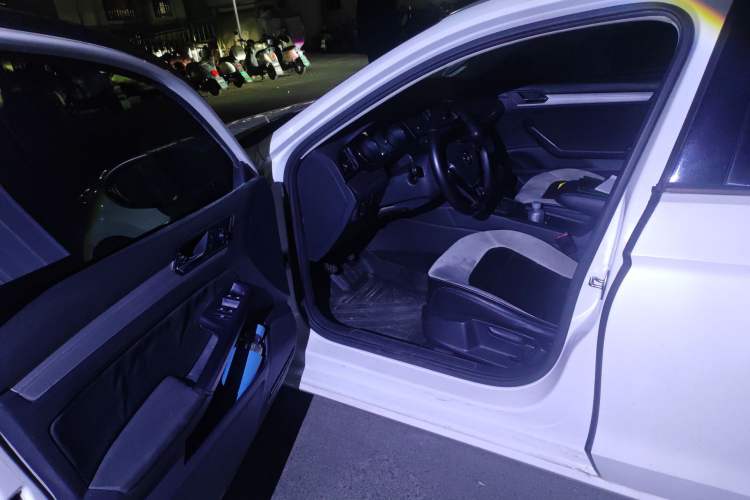 Used Volkswagen Lamando 2015 230TSI Manual Trend Edition