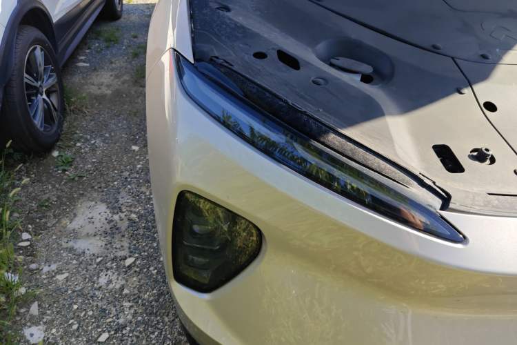 Used Nio ES8 2024 75 kWh Right Front Headlight