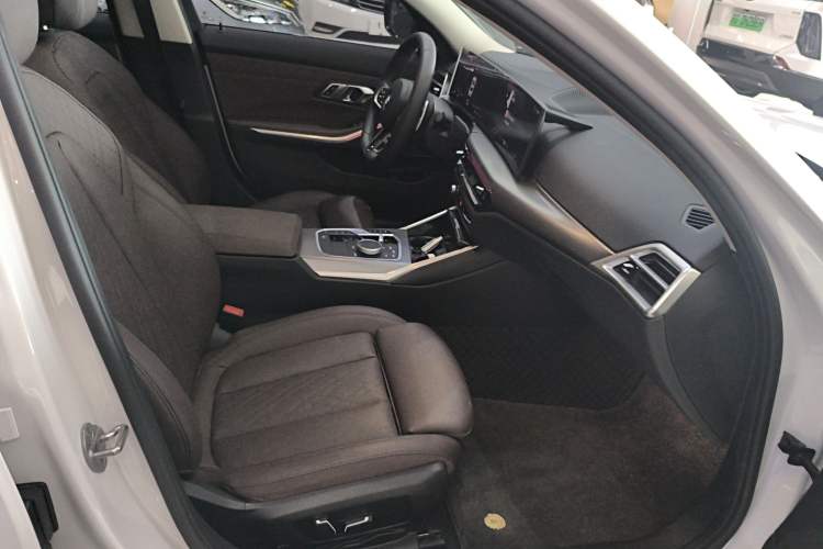 Used BMW 3 Series 2025 330Li M Sport Shadowline Package
