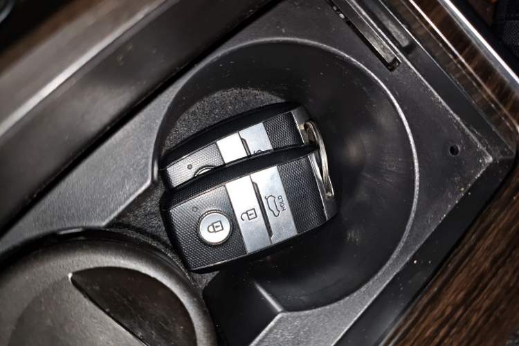 Used Land X7 2015 2.0T Panoramic Prestige Edition Vehicle Key