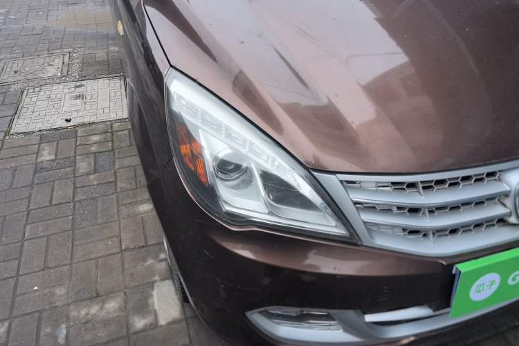 Used BAIC Weiwang M20 2014 1.5L practical type BJ415A Right Front Headlight