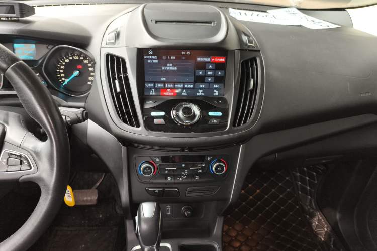 Used Ford Kuga 2018 EcoBoost 180 Two-Wheel-Drive Platinum Edition
