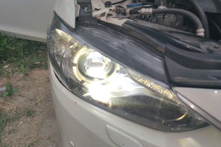 Used Mazda Atenza 2014 2.5L Blue Sky Prestige Edition Right Front Headlight