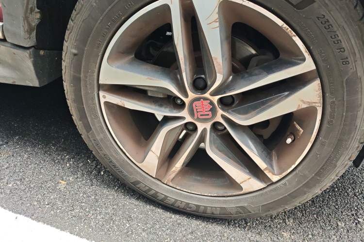 Used BYD Tang New Energy 2015 2.0T Four-Wheel-Drive Flagship Model
