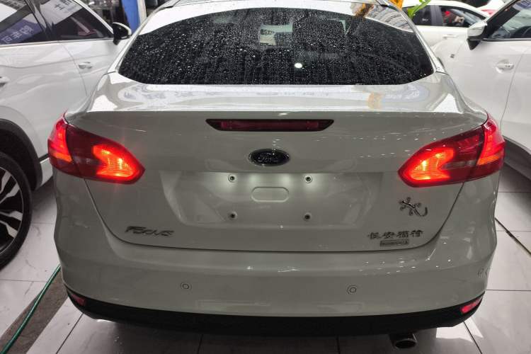 Used Ford Focus 2015 Sedan EcoBoost 180 Automatic Elite Model