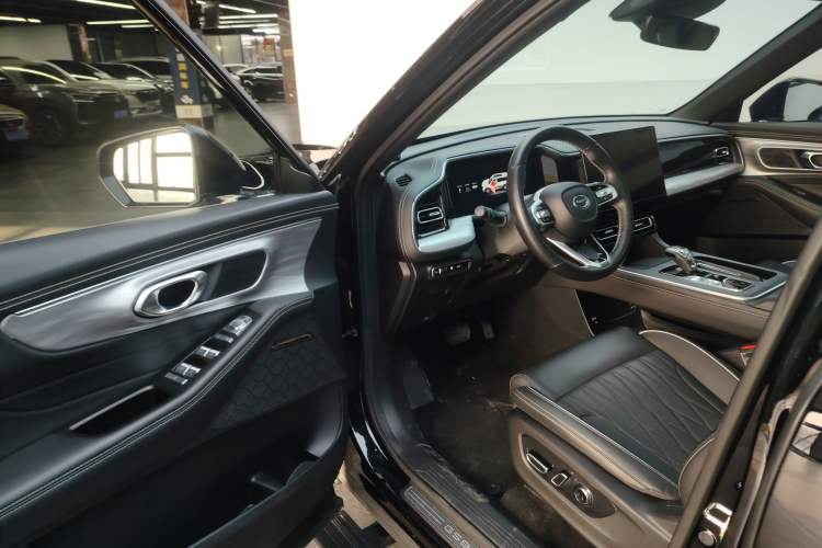 Used GAC Trumpchi GS8 2024 Linghang Series 2.0 TGDI Two-Wheel Drive Luxury Smart Connectivity Version