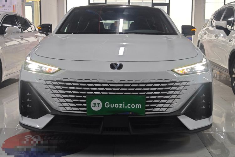 Used CHANGAN UNI-V 2024 1.5T High-Energy Version Front