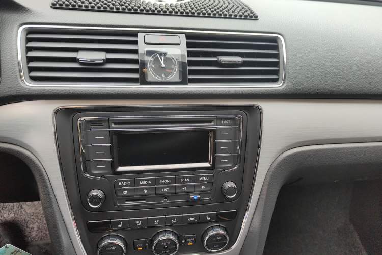 Used Volkswagen Passat 2014 1.8TSI DSG Prestige Edition