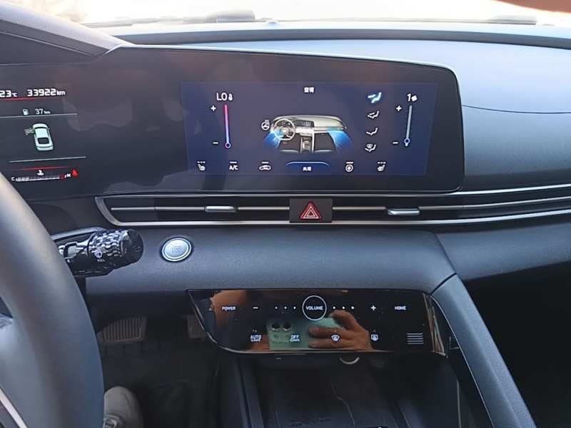 Used Hyundai Elantra 2022 1.5L CVT LUX Prestige Edition — 12
