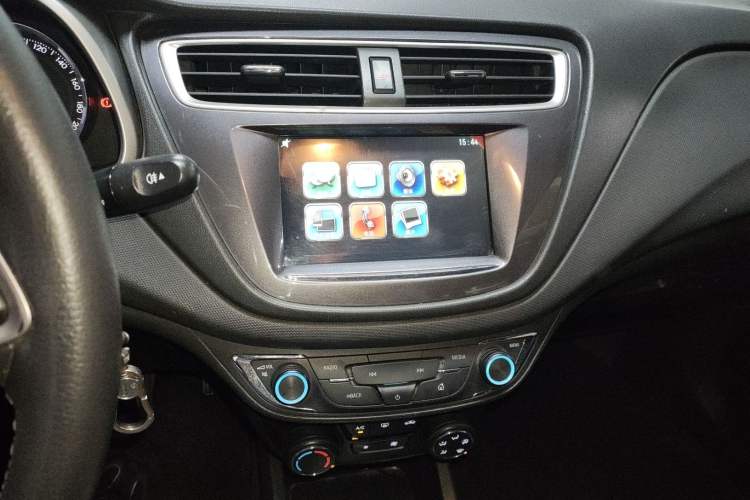 Used Chevrolet Lova RV 2016 1.5L Automatic FunDrive Edition Audio And AC Panel