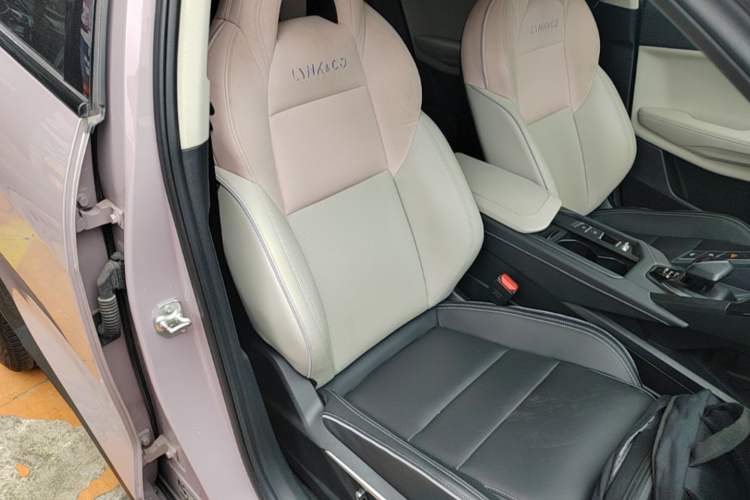 Used Lynk & Co 06 2021 1.5T Shero Pink Special Edition