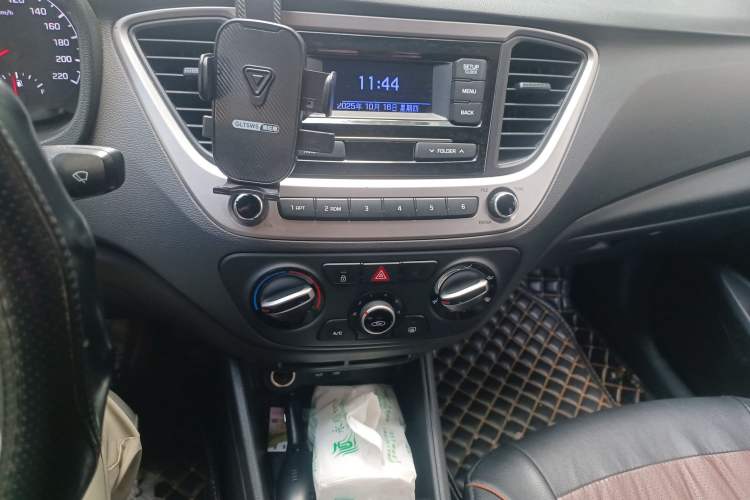 Used Hyundai Verna (new generation) 2016 1.4L Manual Cool Edition GLS
