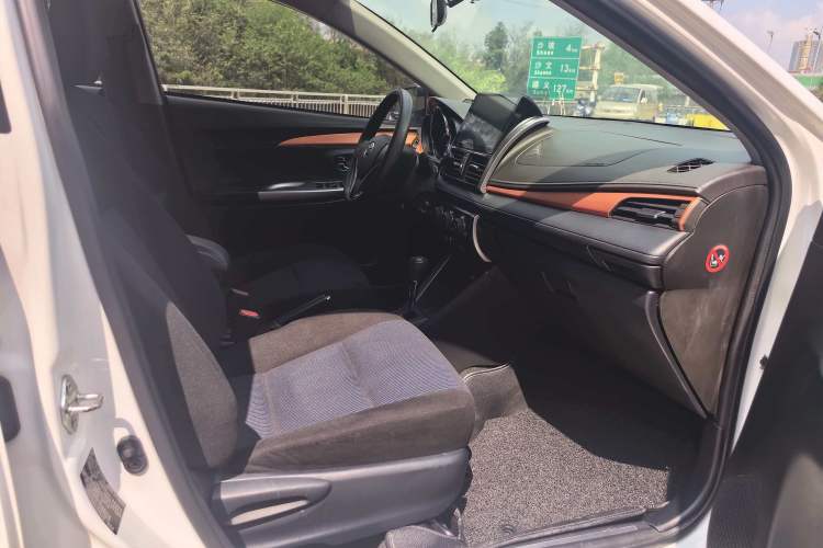 Used Toyota YARiS L Zhi Xuan 2015 1.5E Automatic Charm Edition Right Front Seat