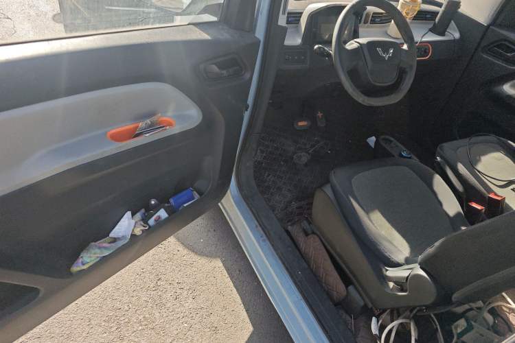 Used Wuling Hongguang MINIEV 2020 Freedom Version Lithium Iron Phosphate Driver Seat