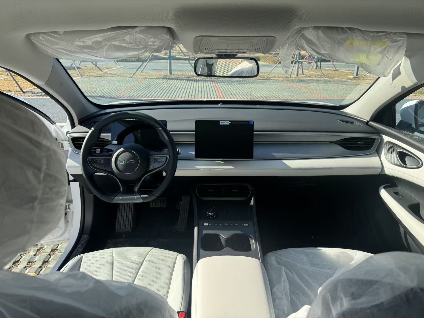 BYD Seal 05 DM-i 2026 DM-i 128KM Luxury Edition — снимка 12