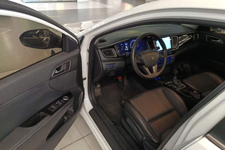 Used Hyundai Mistra 2014 1.8L Automatic Smart GLS Driver Seat