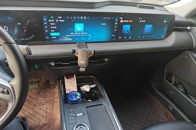 Used Ford Mondeo 2025 2.0T EcoBoost Luxury Version