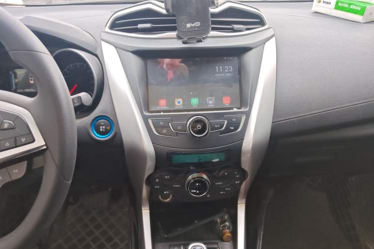 Used BYD Yuan New Energy 2018 EV360 Smart Connect Cool Edition
