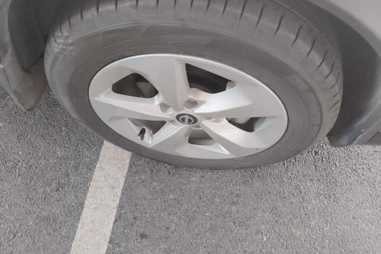 Used Nissan Qashqai 2023 Classic 2.0L CVT XV Comfort Edition Right Rear Wheel Hub