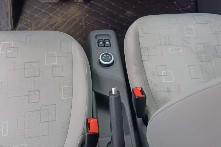 Used Dongfeng Fengon MINIEV 2022 Simple Style Comfort Version Gear Lever