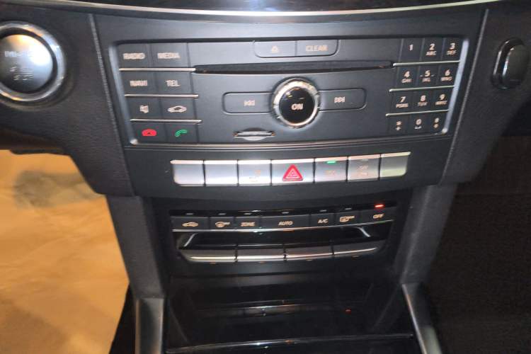 Used Mercedes-Benz E-Class 2015 Facelift E 200 L Sport Edition
