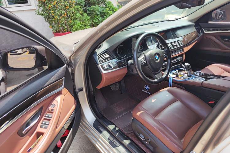 Used BMW 5 Series 2017 525Li Leading Model
