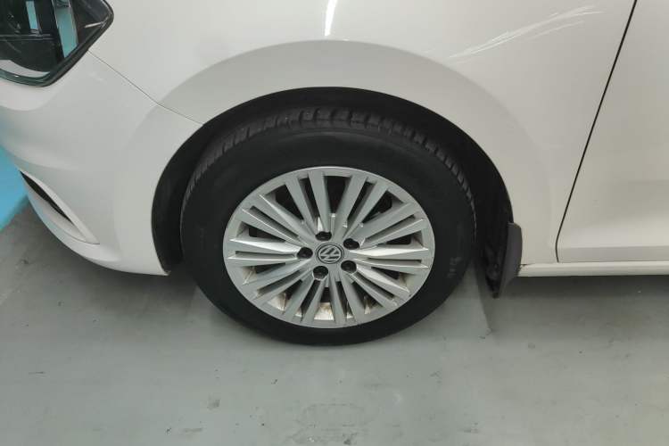 Used Volkswagen Santana 2018 1.5L Automatic Comfort Edition Exterior 4