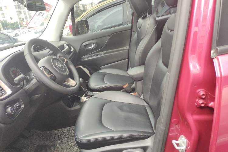 Used Jeep Renegade 2017 180T Automatic High-Energy Version
