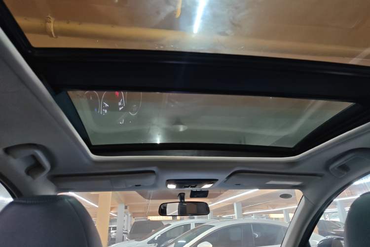 Used Honda Vezel 2015 1.8L CVT 2WD Luxury Model Headliner