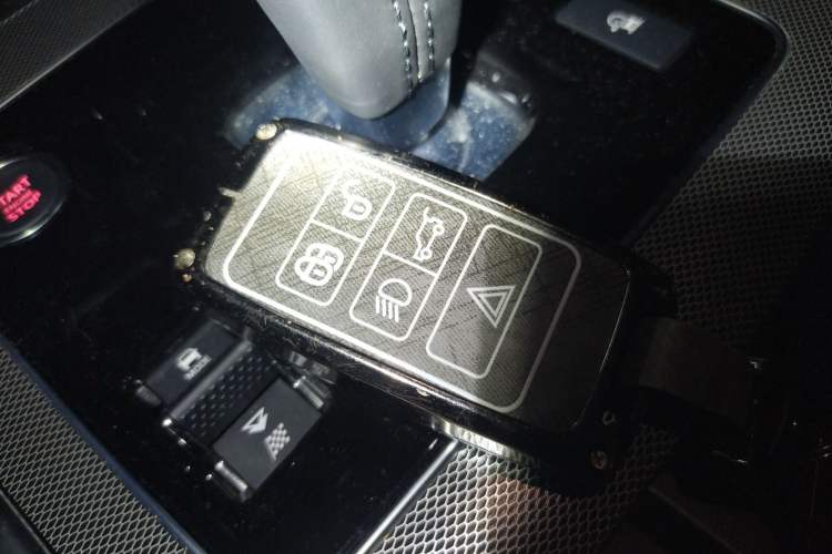 Used Jaguar XEL 2024 2.0T 250 PS R-DYNAMIC S Advanced Sport Edition
