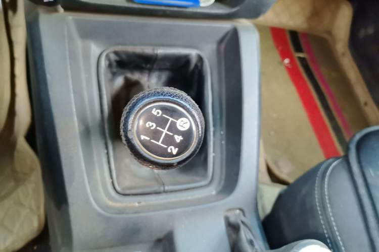 Used BAIC Off-Road BJ40 2014 2.4L Manual Cool Wilderness Edition Gear Lever
