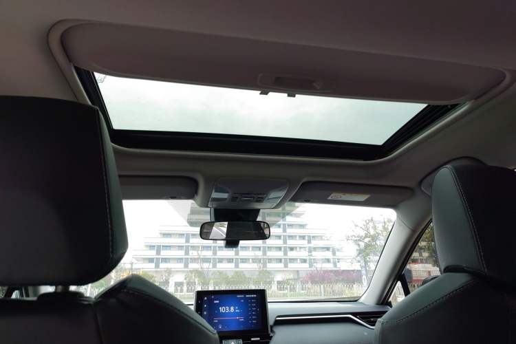 Used Toyota RAV4 2021 2.0L CVT Two-Wheel Drive Fashion PLUS Edition
