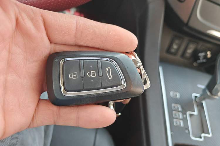 Used Dongfeng Aeolus AX7 2015 2.3L Automatic ZhiZun Version Vehicle Key