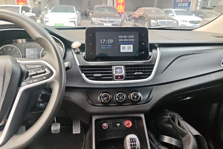 Used Baojun 730 2019 1.5L Manual Fashion Model 7-seater China VI
