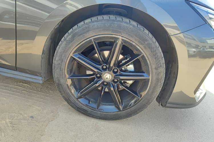 Used CHANGAN UNI-V 2022 1.5T Prestige Version
