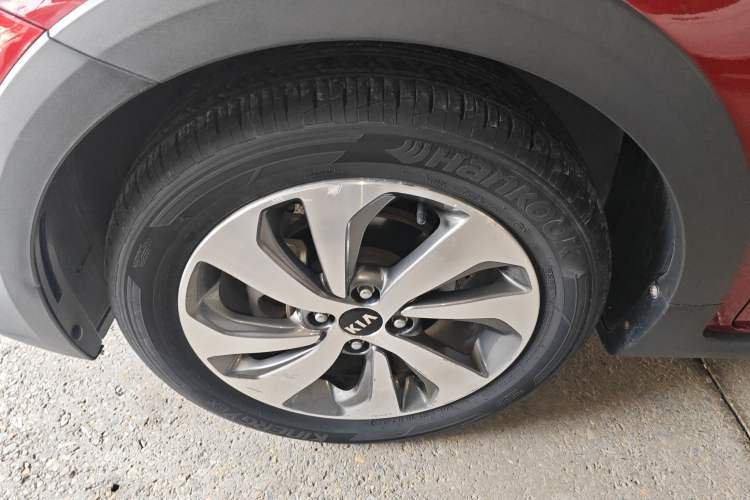 Used Kia KX Cross 2017 1.4L AT GLS